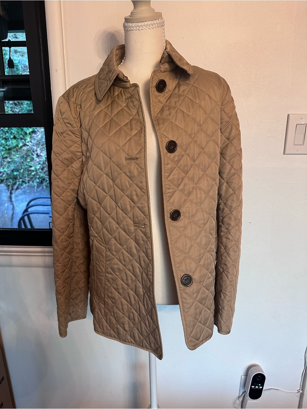 Burberry Quilted Lightweight Jacket in Beige